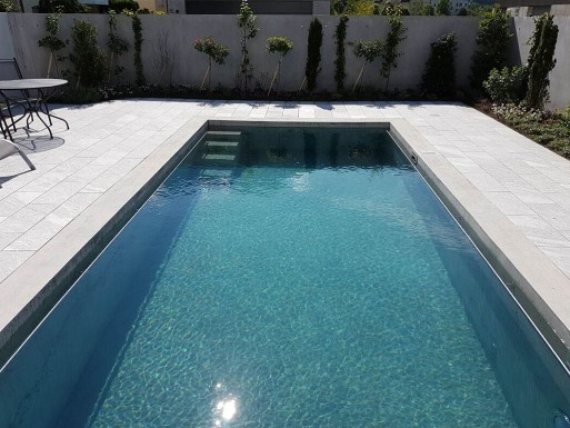 Beton-Schwimmbad